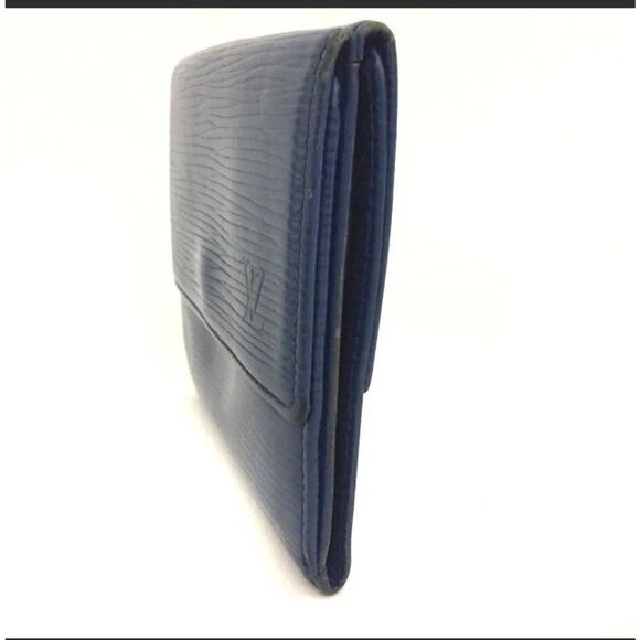 Authentic Louis Vuitton Epi Porte Credit Leather Trifold Wallet /1F8049. MI0984. - Picture 3 of 8